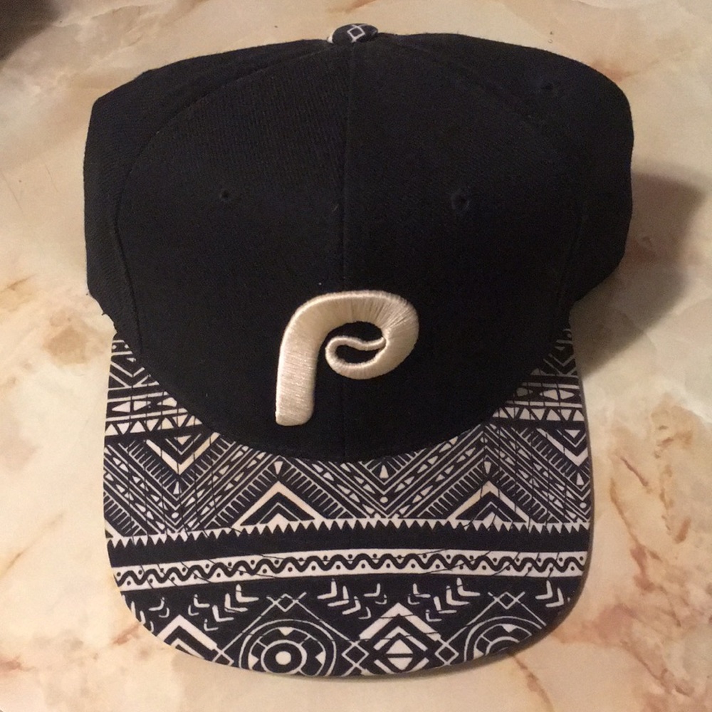 Philadelphia Phillies Vintage Ball 🧢